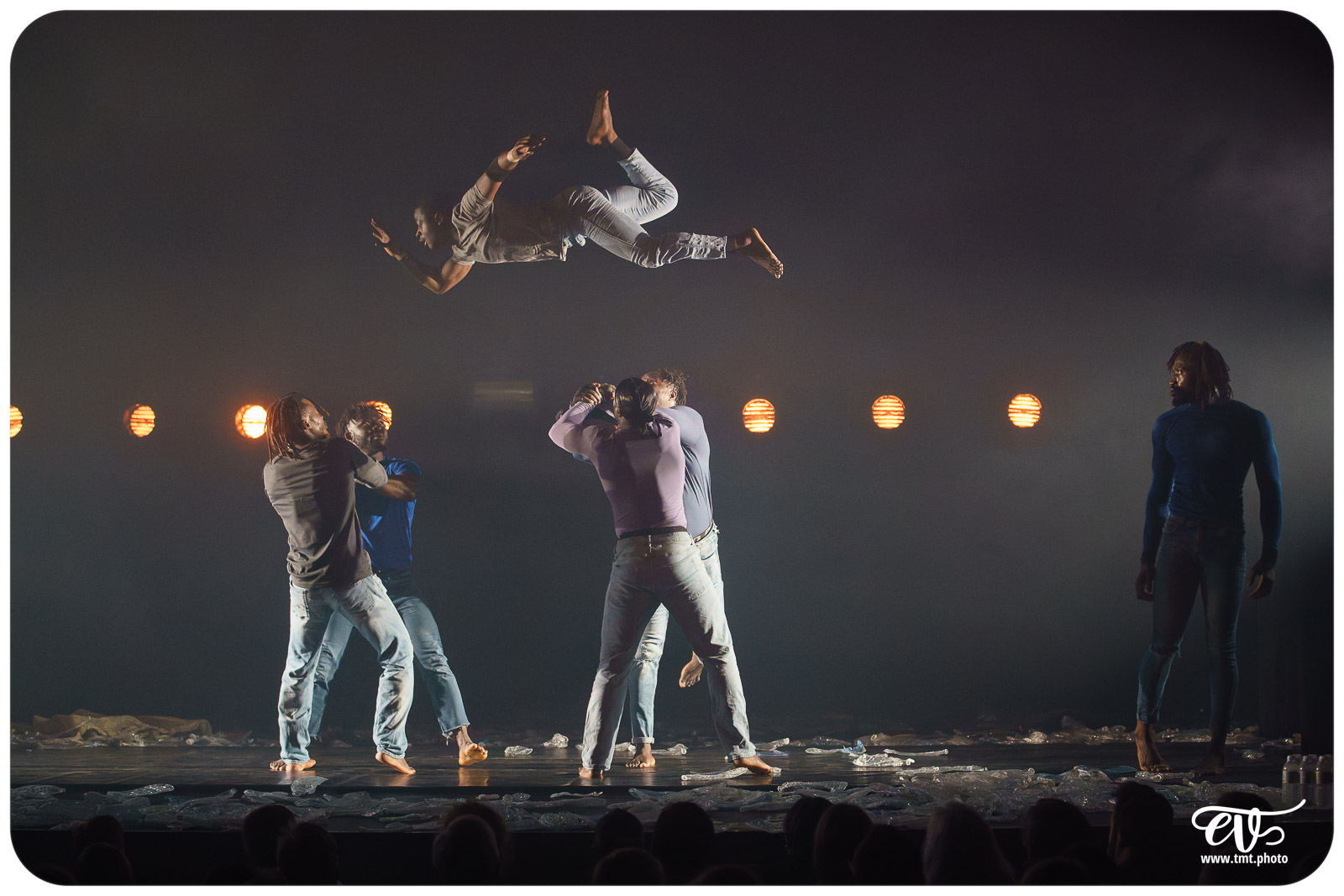 YÉ ! (L'EAU) (CIRCUS BAOBAB)